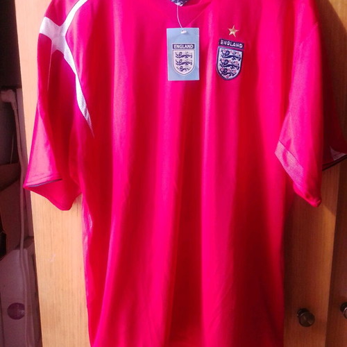 VINTAGE APPEARANCE ENGLAND 2006 No 10 OWEN AWAY RED