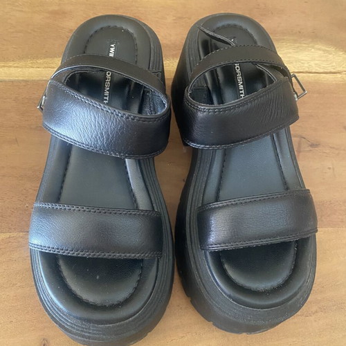 Windsor Smith platform sandals size 37 like new, black leather