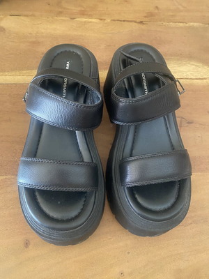 Windsor Smith platform sandals size 37 like new, black leather