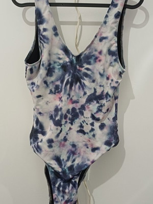 Swimsuit like new, size L