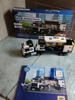 Police truck building blocks like new with manual and box