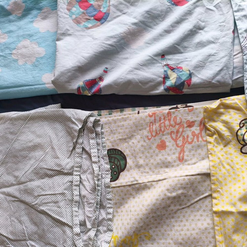 Baby bedding set like new, 2 sets with sheets and pillows Beauty Home Nef Nef