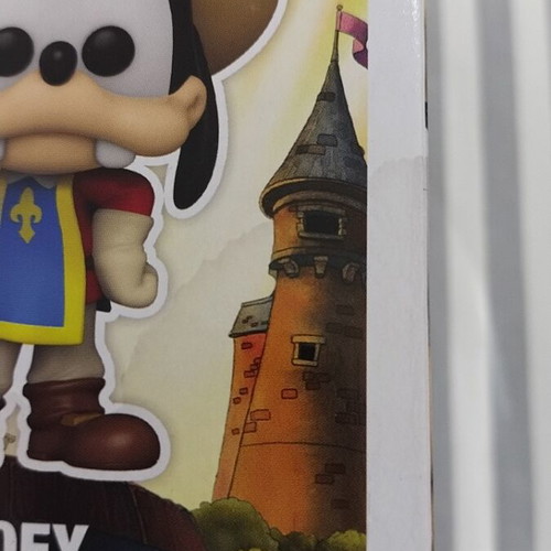 Funko Pop Goofy 1123 Comic Con limited edition vinyl figure used, damaged box