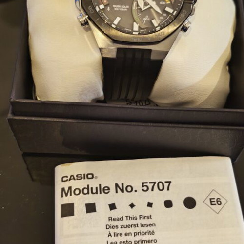 Casio ECB-950 Edifice watch like new with Bluetooth and tough solar
