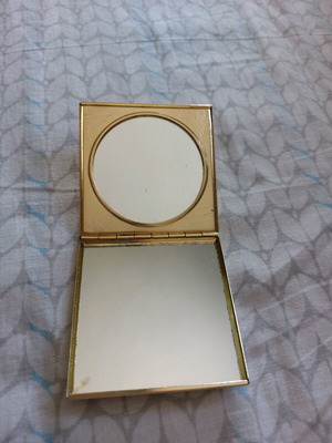 Gold Compact Mirror like new