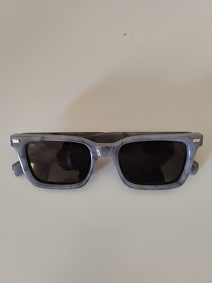 Red Raven Nomad sunglasses like new, black and gray
