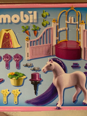 Playmobil Royal Stables 6855 used, missing pieces