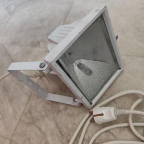 Iodine Halogen Floodlight XT-500 500W used with lamp and 4m cable