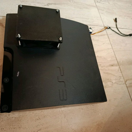 PS3 Slim 3004B used with external fan and 320GB hard drive