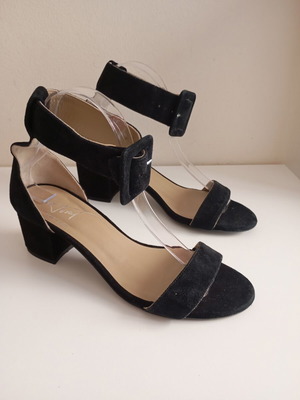 Toral suede sandals women size 38 like new black