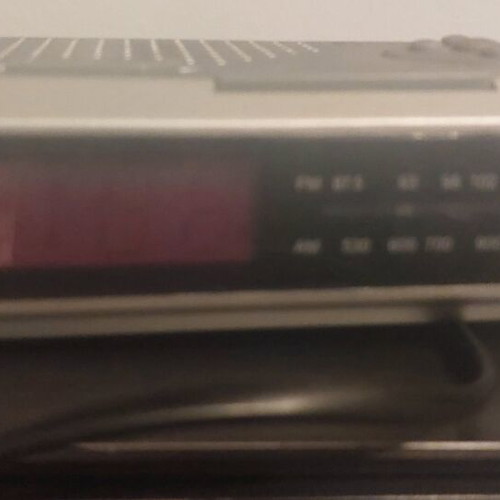 Clock radio like new