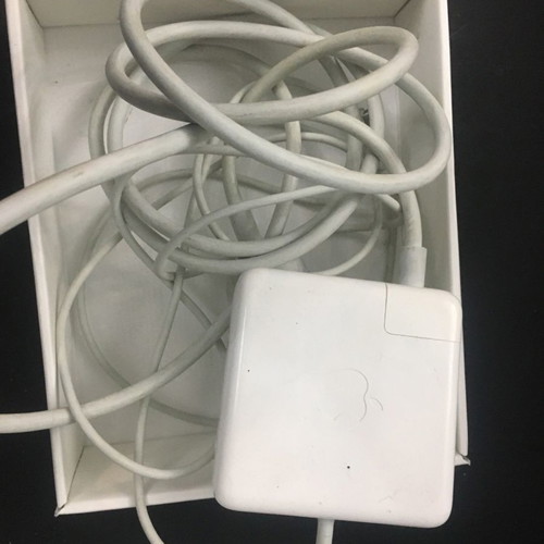 Apple MagSafe Power Adapter 85W used for MacBook Pro 15.4, 17