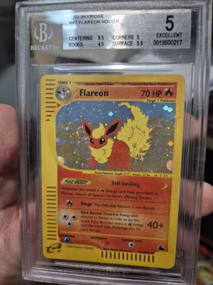 Flareon Skyridge Holo Swirl BGS 5 Pokemon card