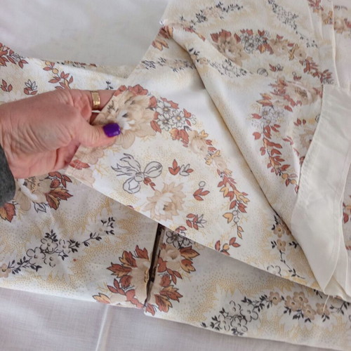 Set of 3 cotton single bed sheets used with beige-brown floral pattern