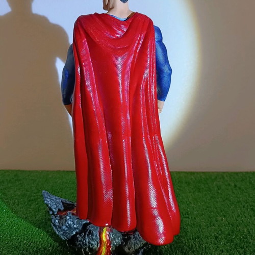 Superman resin statue like new, handmade collectible
