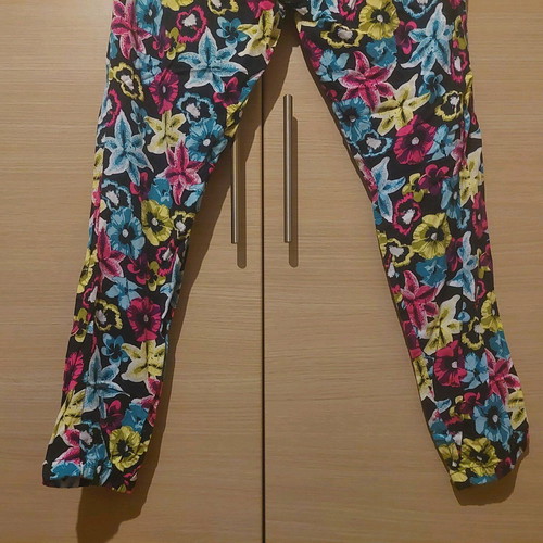 Tally Weijl colorful floral women's pants size Medium like new