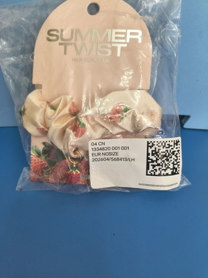 H&M scrunchie κοκαλάκι με σχέδιο φράουλες, ροζ