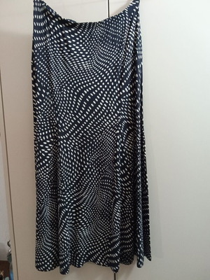 Maxi skirt blue marine with geometric polka dot pattern like new