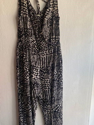 Heaven Sent women's summer jumpsuit M like new, black and white tribal print