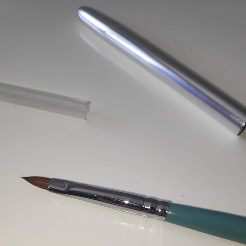Oval acrylic and 3D brush with cap, green wooden handle