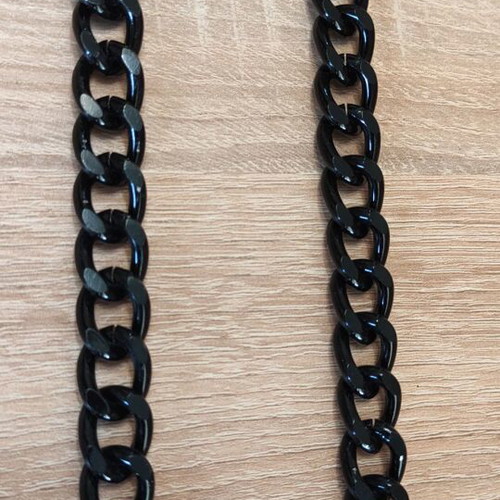Metal chain Large 13x18.5mm black new, sold by the meter