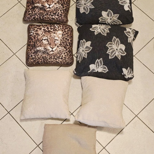 Decorative pillows used, set of 7 pieces