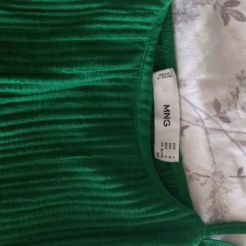 Sleeveless top like new, green, size L