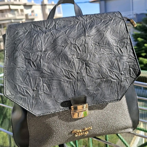 Elizabeth George women's leather backpack like new, black and gray