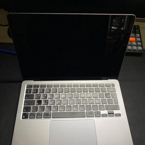 MacBook Air M1 2020 like new, 8GB RAM, 256GB SSD