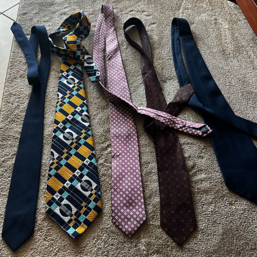 Set of 5 Manetti and other brand ties like new, multicolored