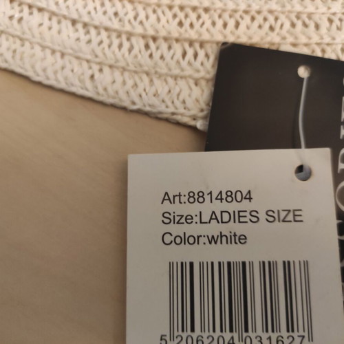 Women's white summer hat new, size L