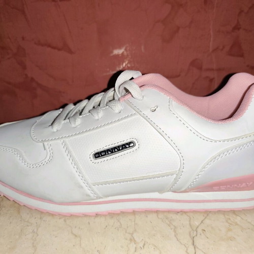 Donnay women's athletic shoes new, size 38, white pink