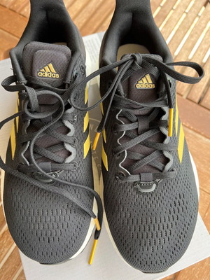 Adidas Boost αθλητικά παπούτσια καινούργια, μαύρα, νούμερο 38