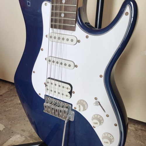 Ashton electric guitar used with stand and case