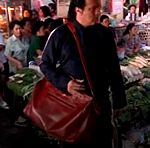  Η δερμάτινη τσάντα τού Στηβεν Σηγκαλ Χόλιγουντ