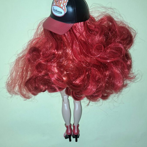 Rainbow High Ruby Anderson 2000 doll like new