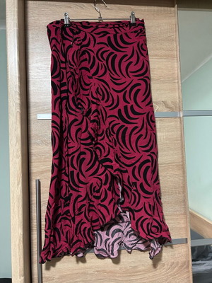 Skirt like new, ties like a pareo, black and pink
