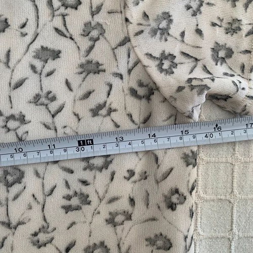90s floral top XS/S, black and white