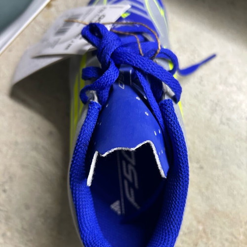 Messi L. Adidas F50 kids football shoes new size 32 blue