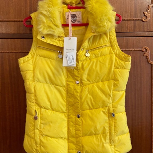 Women's vest size M new