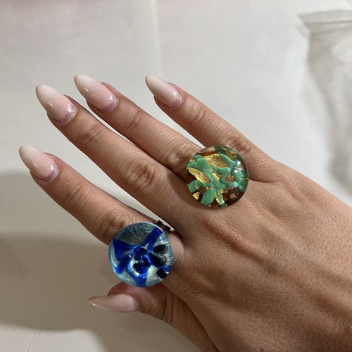 Set of 2 rings like new, multicolor