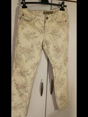 Pink Woman beige floral denim pants like new size M