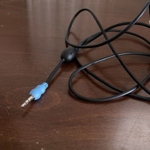 3.5mm Jack Male to 3.5mm Jack Male Cable like new, 1.5 m with ferrite