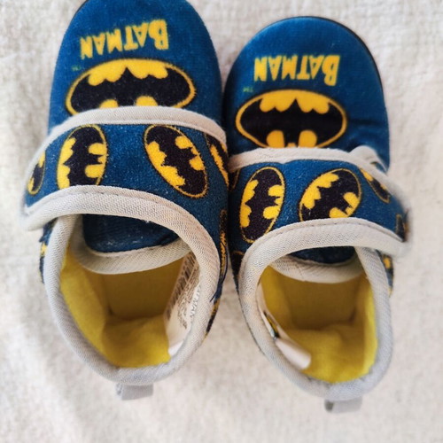 Batman slippers for boy size 21 like new