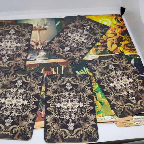 Traditional Manga Tarot deck like new, 78 illustrated cards