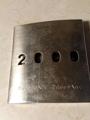 Commemorative tobacco case