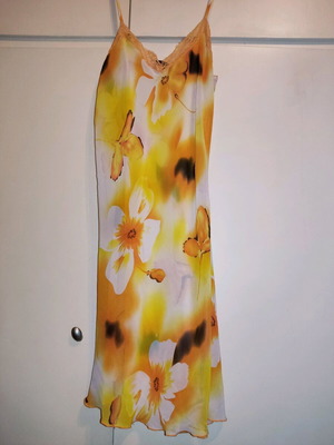 Women's nightgown like new, transparent with lace and adjustable straps
