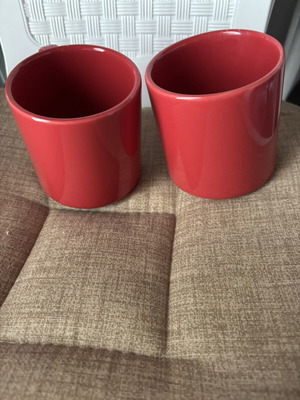 Red cups set of 2 like new