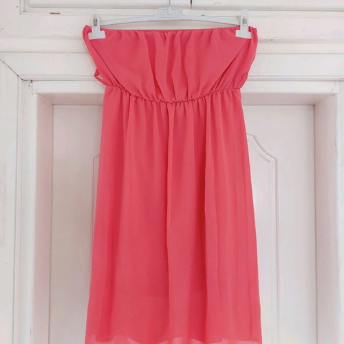 Fuchsia strapless dress used, size M/L, elastic