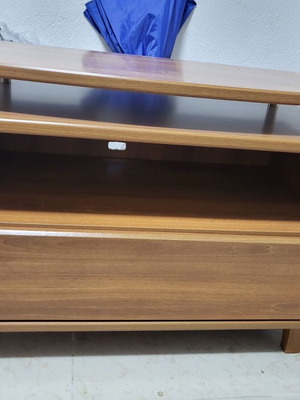 Έπιπλο TV NEOSET με μεγάλο αποθηκευτικό συρτάρι σαν καινούργιο